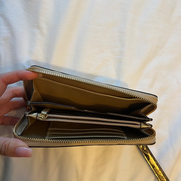 Michael Kors Wallet - Picture 7 of 7